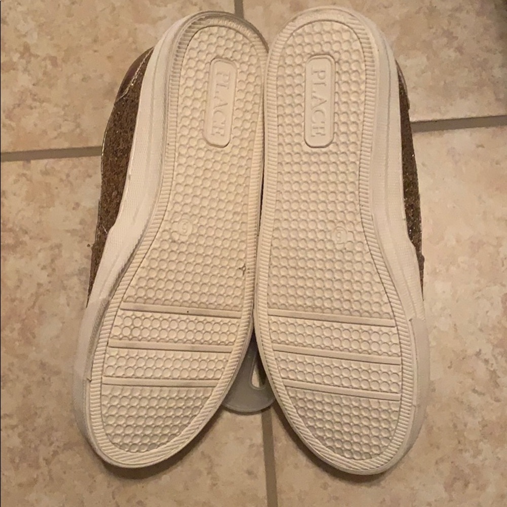 Shoes - Picture 3 of 4